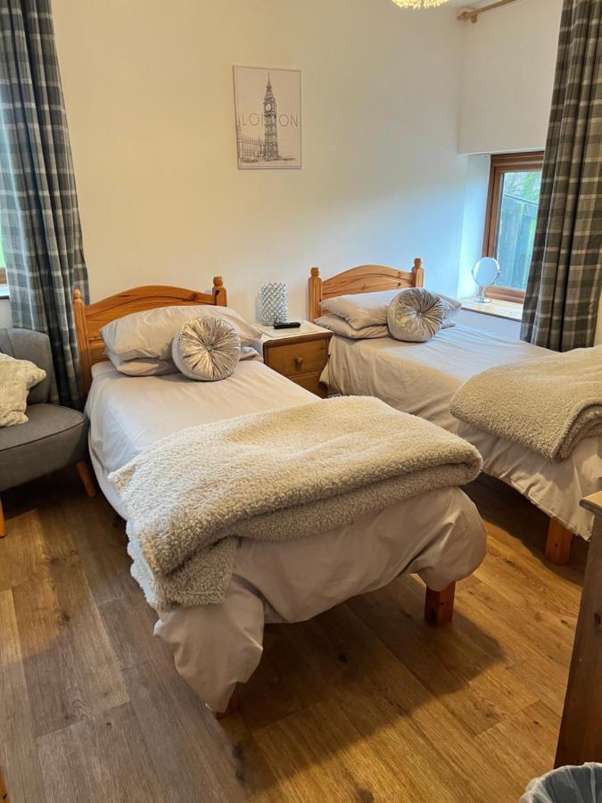 Bed and Breakfast Beudy Bach à Cross Hands Extérieur photo