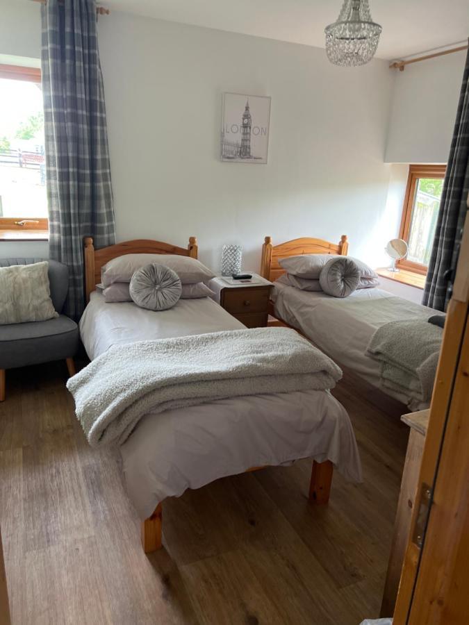 Bed and Breakfast Beudy Bach à Cross Hands Extérieur photo