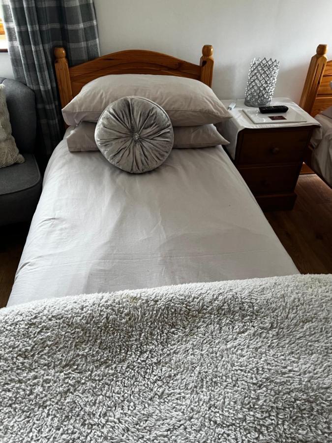 Bed and Breakfast Beudy Bach à Cross Hands Extérieur photo