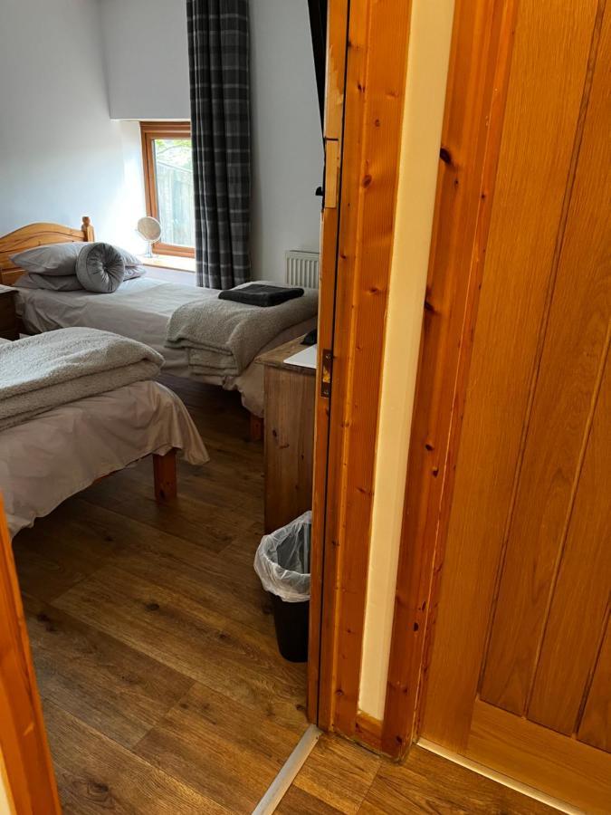 Bed and Breakfast Beudy Bach à Cross Hands Extérieur photo